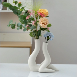 Nordic style ceramic vase, minimalist human body flower arrangement, living room home decoration, modern decoration creativity