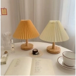 Table lamp, ins style bedroom, bedside lamp, Japanese style breastfeeding, small night light, net, red light, girl dormitory decoration, eye protection light