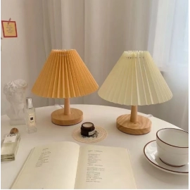 Table lamp, ins style bedroom, bedside lamp, Japanese style breastfeeding, small night light, net, red light, girl dormitory decoration, eye protection light