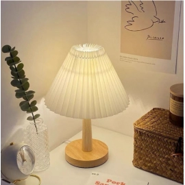 Table lamp, ins style bedroom, bedside lamp, Japanese style breastfeeding, small night light, net, red light, girl dormitory decoration, eye protection light
